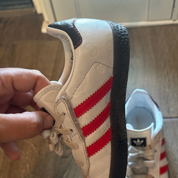 Adidas HELLO Kitty 50th Anniversary - Picture 6 of 13